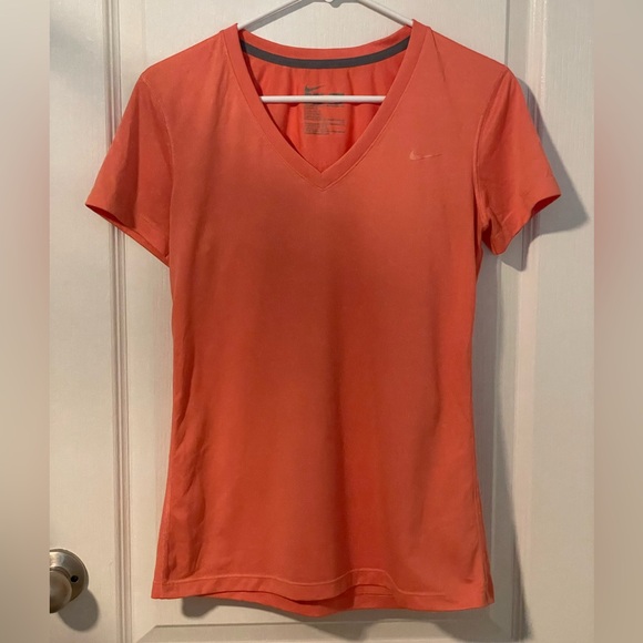 Nike Tops - Nike Women’s Dri-Fit Tee Size S